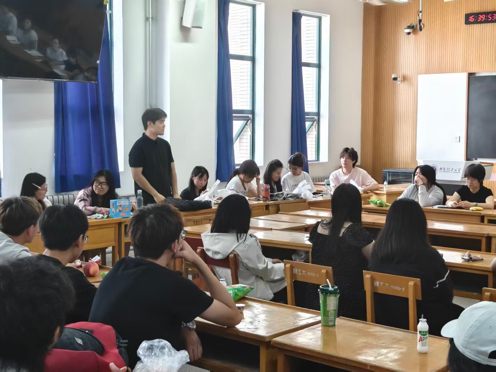 宿说心声聚合力 共话成长谱新篇 ——职业培训学院成功举办宿舍长茶话会